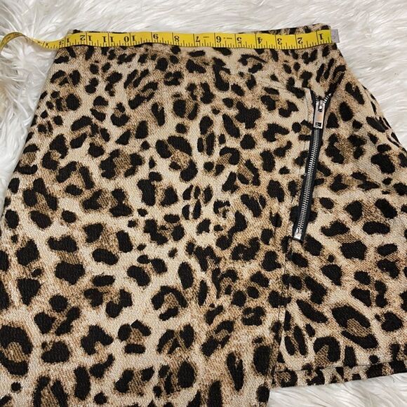 H&M Skirt womens Sz 2 Mini textured leopard print Faux Wrap Zipper Asymmetrical - Picture 4 of 11